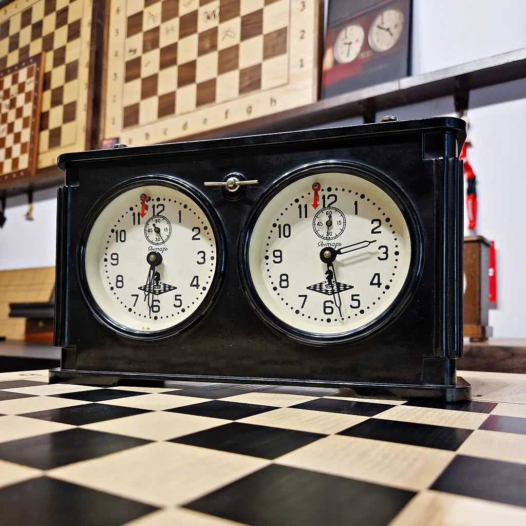 Jantar vintage chess clock from Gambit Queen