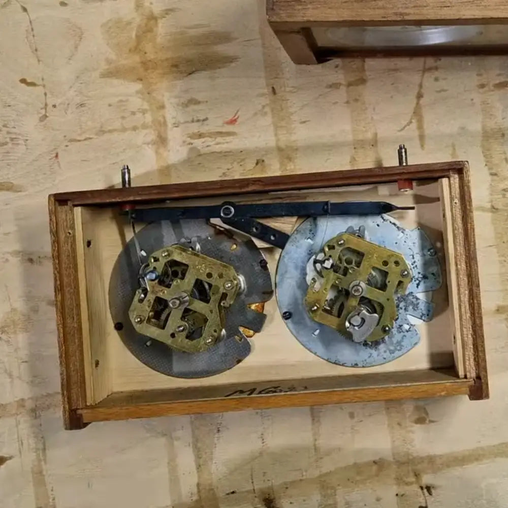 Mechanical chess clock (chess timer) — inspection and lubrication