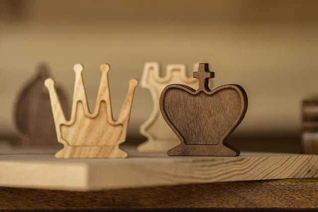 Chess pieces KIng and Queen with magnets