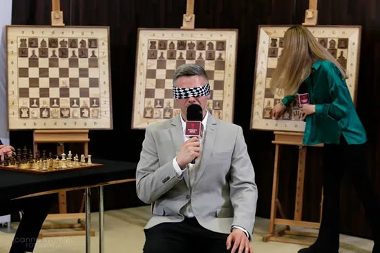 GM Heberla, played simultaneous chess game